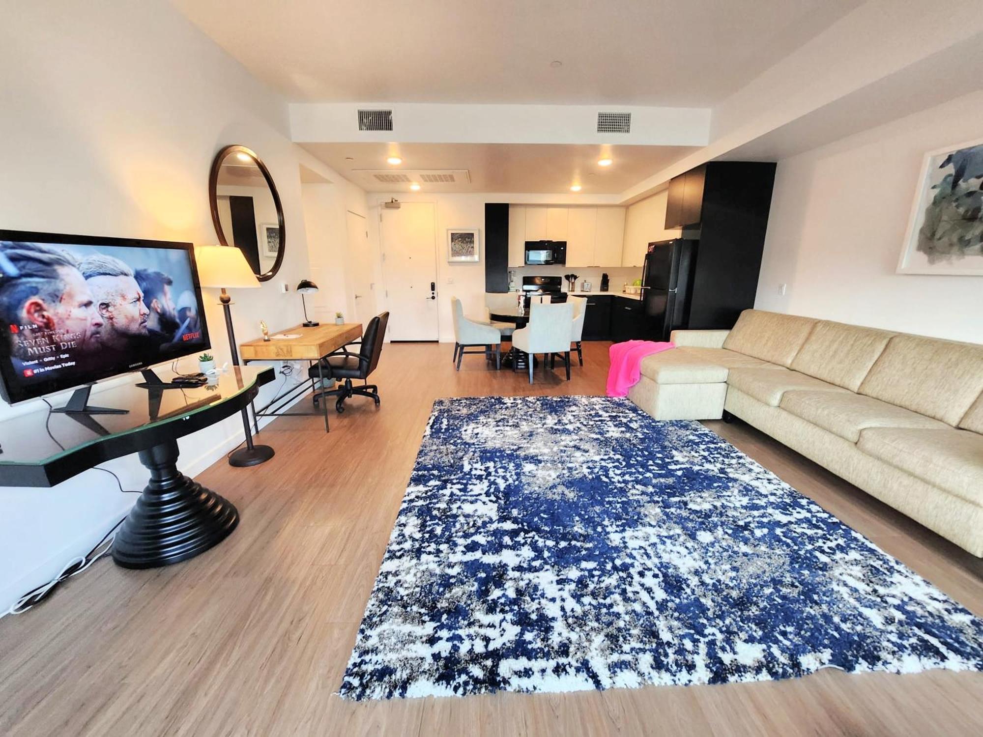 CITYSCAPE LUXURY RENTAL HOMES IN THE HEART OF LOS ANGELES APARTHOTEL